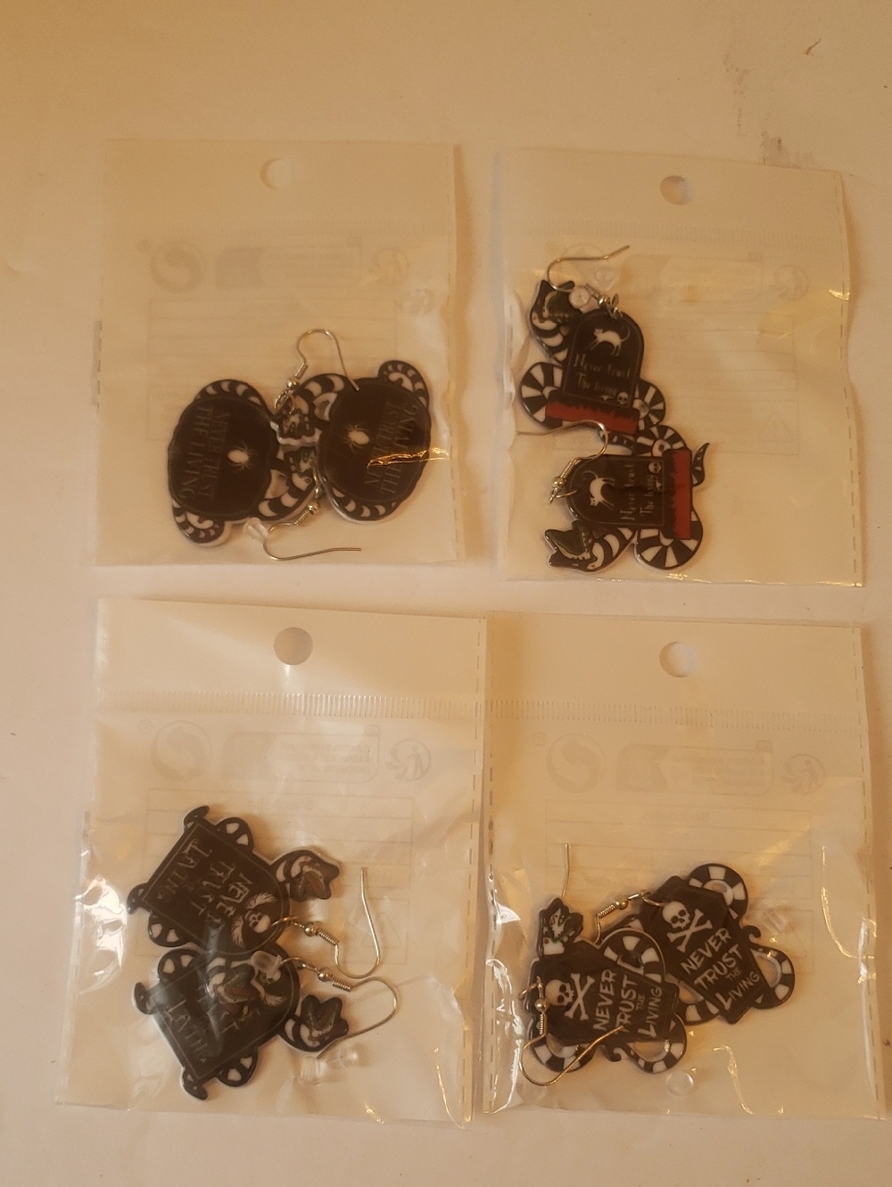 Beetlejuice 4 Pairs Of Earings New Sandworms Never Trust The Living